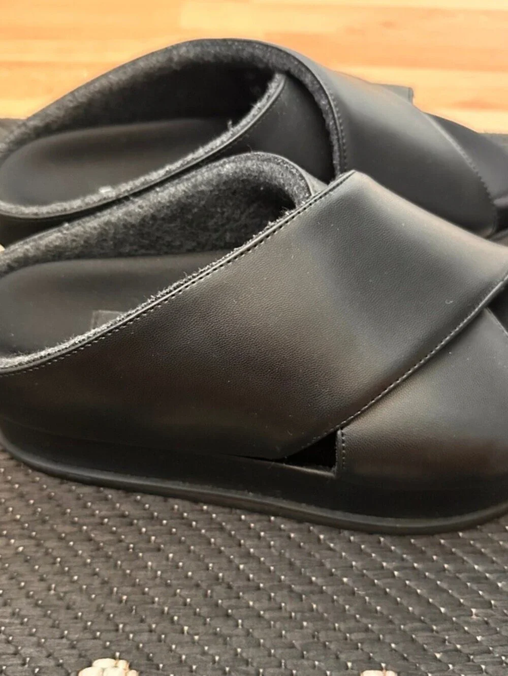 ROAM CROSS STACK PLATFORM SANDALS IN BLACK Size 6